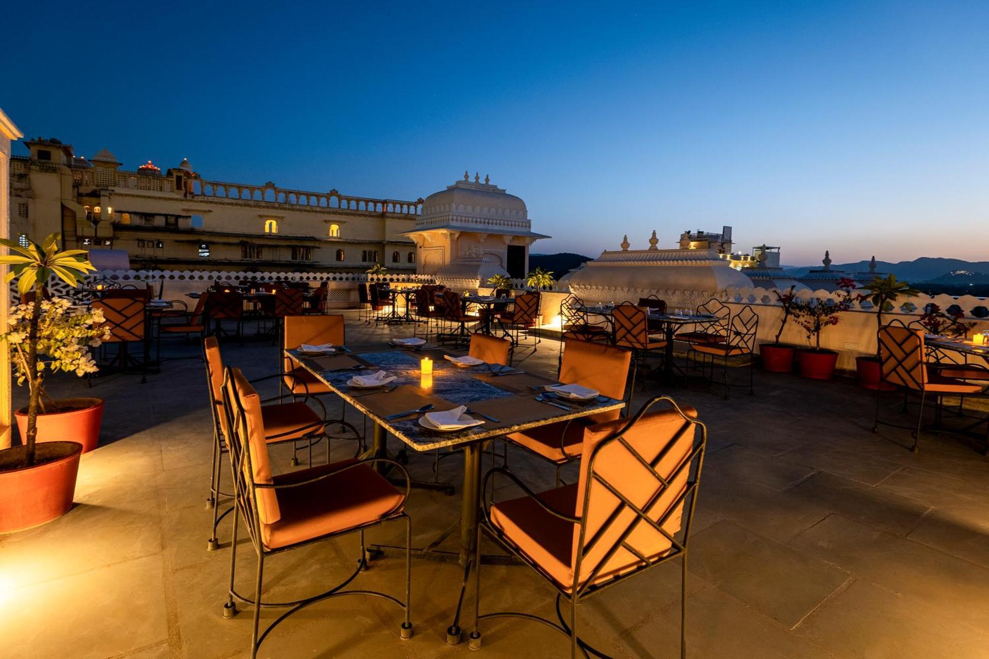 Hotel Sterling Jaisinghgarh Udaipur Exterior foto